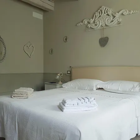 Casale I Tre Cipressi Bed & Breakfast Cossignano